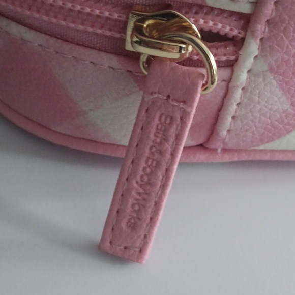 NWT Bath & Body Works Pink Gingham Heart Cosmetic Bag Zip Pouch 6.5” - Picture 5 of 6